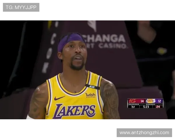 南斯表现起伏10投仅中2罚球稳健贡献11分并抢下5个前板与3次抢断